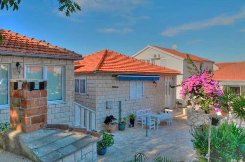  Apartments Ivanka in Supetar