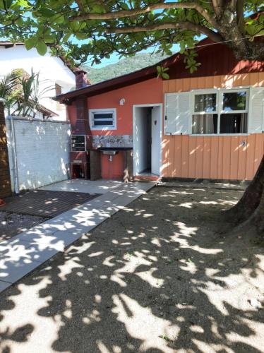 Pé na areia, casa na praia de frente para o mar (Pe na areia, casa na praia de frente para o mar) in 里貝朗達伊利亞