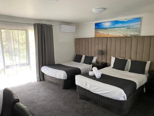 2 double beds