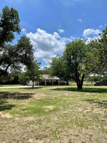 Boulder Bay on Lake Buchanan, Hot Tub, Dog Friendly private fenced and gated home! in Buchanan Dam, USA