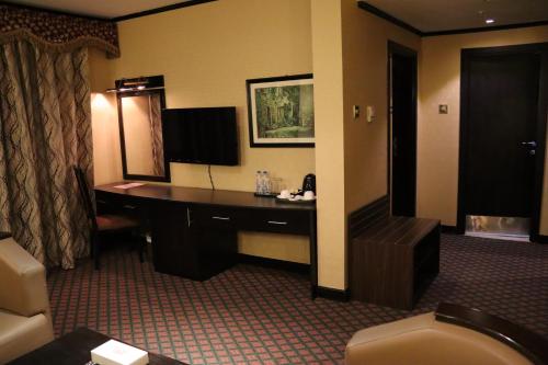 room detail thumbnail 1