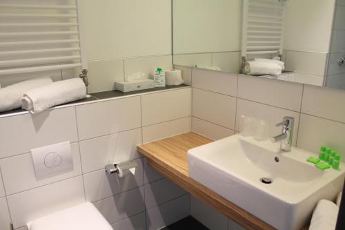 Gideon Hotel - image 5