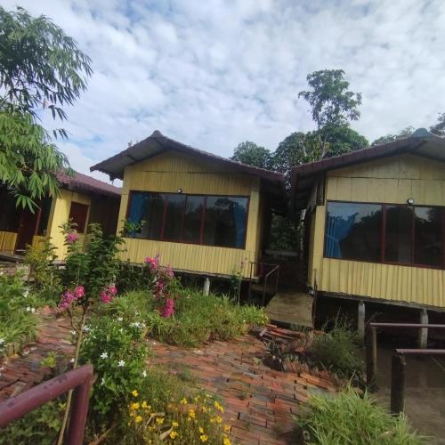 Brown House Resort - 정원