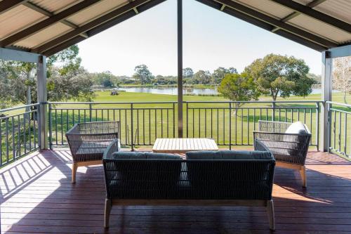 Boodalang House - access to golf course with views