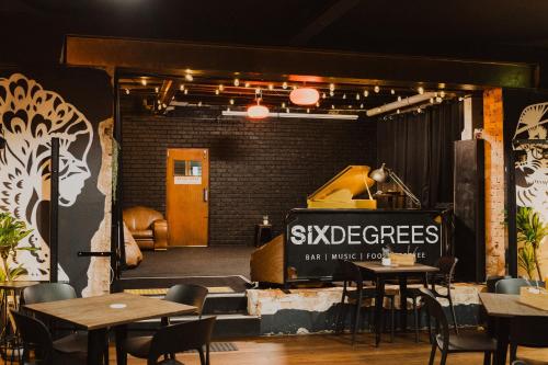 Six Degrees Boutique Hotel