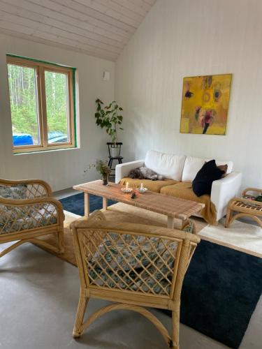 Nybyggd villa i mysiga Bovallstrand