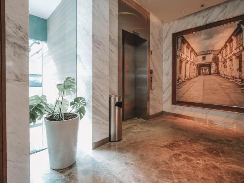 Amrise Hotel Kitchener near Sultan Mosque