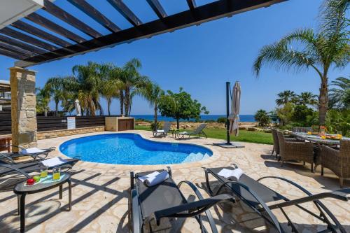 3 bedrooms, 6 beds