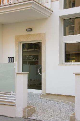 2 bedrooms, 5 beds