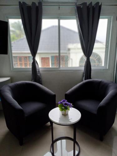 Studio with Pool View image 10