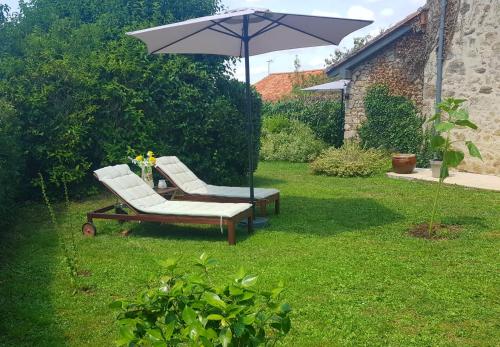 Dārzs, Cardabelle Holiday Home with private garden in Saint-Claud