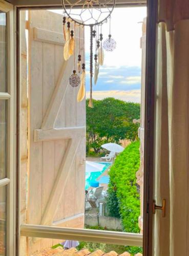Peldbaseins, Cardabelle Holiday Home with private garden in Saint-Claud