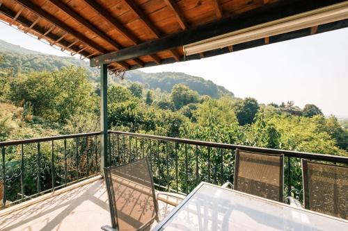 Chic Flat w Terrace Garden Fireplace in Nature