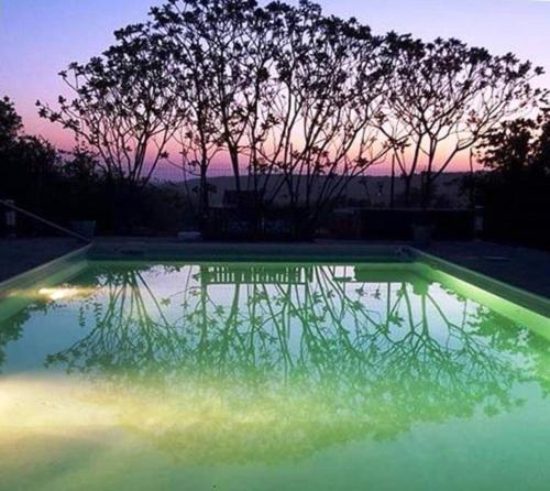 Peldbaseins, Cardabelle Holiday Home with private garden in Saint-Claud