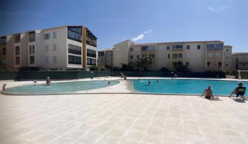 Swimming pool, Charmant T2 Lagon Bleu near Théâtre Romain
