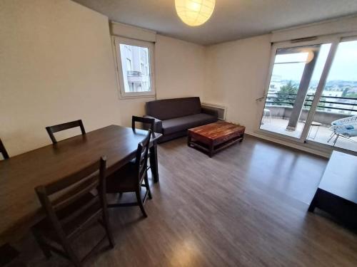 Spacious 4 bedrooms,130SQR balcony parking & AC