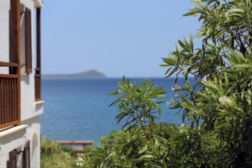 Villa Diamanti Villa Diamanti is a popular choice amongst travelers in Monemvasia, whether exploring or just passing through. Both business travelers and tourists can enjoy the hotels facilities and services. Lugga