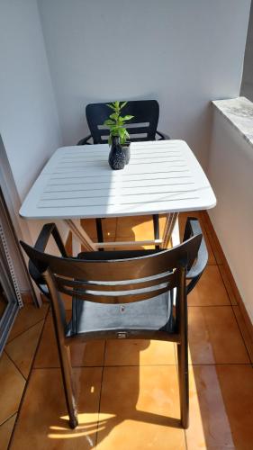 ระเบียง/ชานเรือน, Eden Tiranë (Eden Tirane) in เมเซซ-ฟูเช