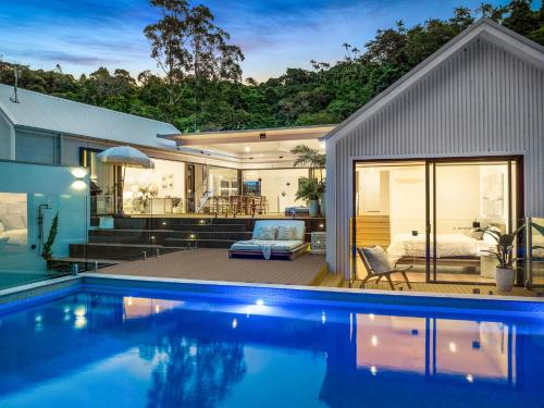 Tropical Oasis Byron Bay 4BR Luxury Home w/ Pool