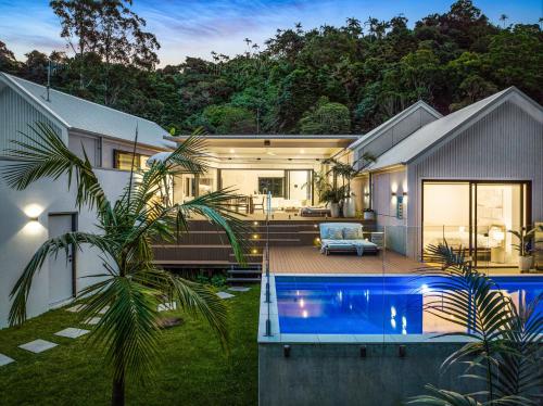 Tropical Oasis Byron Bay 4BR Luxury Home w/ Pool