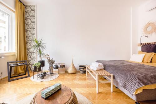Chic flat in heritage area near the city center - image 8