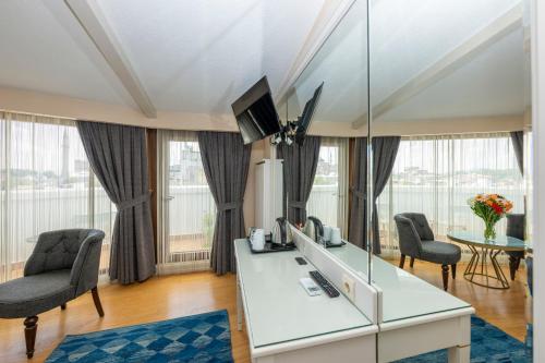 Arden City Hotel-Special Category Room Type - Deluxe Room