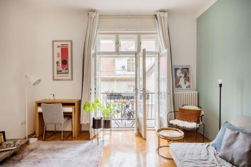 Modern flat in heritage district near the City center - image 7