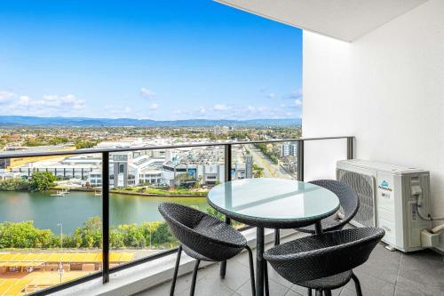 Amazing Hinterland and City Views! - 2 Bedroom Sierra Grand Apartment in Broadbeach - Wow Stay