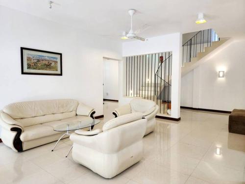 Luxury Haven: Spacious Two Bedroom Villa with Parking