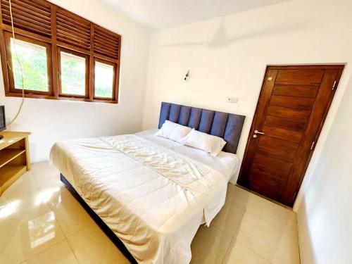Luxury Haven: Spacious Two Bedroom Villa with Parking