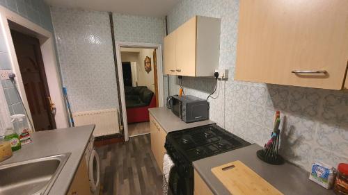 2 bedroom house, Tunstall, Stoke-on-Trent. in Tunstall