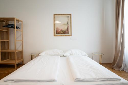  Central spacious apartment with a king-size bed in Wien