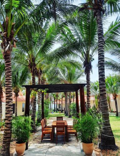 Saigon Emerald Beach Resort