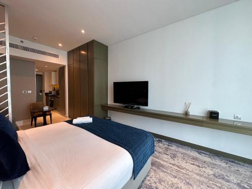 Business Bay Modern studio with a Canal view at DAMAC Maison Prive 1616, Dubaj (fotografie 5)