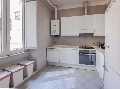 EasyTopStay - Villa Borghese Large Apartment, Roma (foto 7)