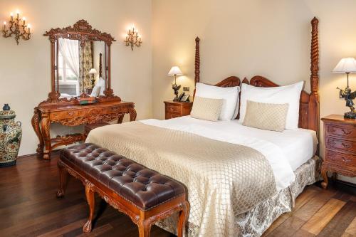 Iron Gate Suite image 10