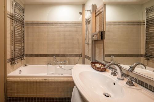 Iron Gate Suite image 1