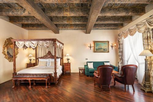 Iron Gate Suite room in Iron Gate Hotel & Suites Prague by BHG