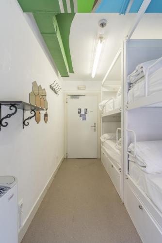 Ganbara Hostel - Self Check In, Bilbao (photo 11)