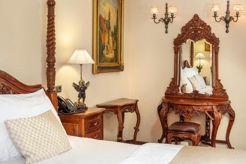 Deluxe Suite image 6