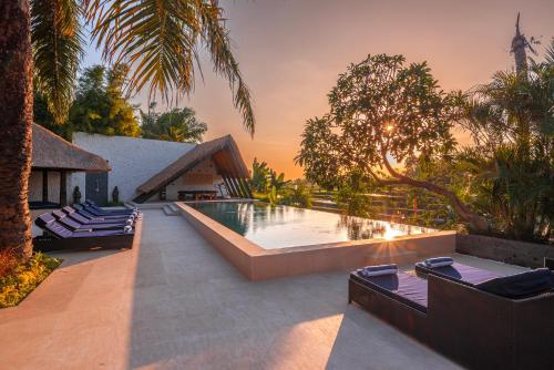 Superior Villa image 2