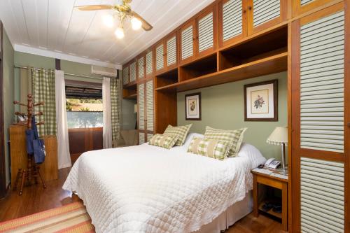2 twin beds