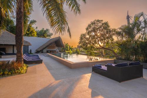 Superior Villa image 4