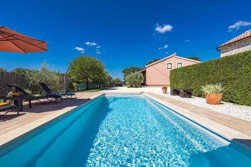 Holiday Home image 10