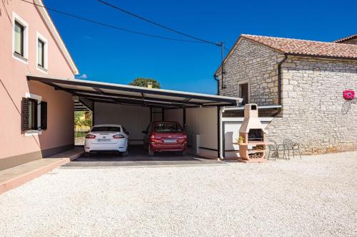 Holiday Home image 1
