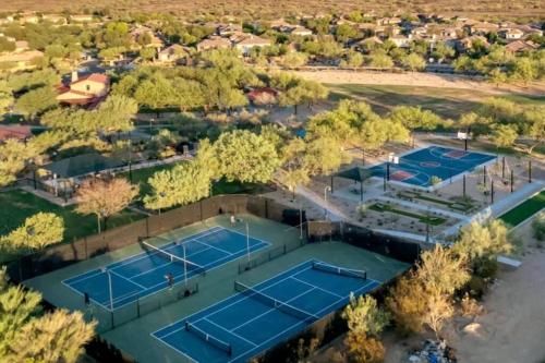 Tennis court, Phoenix Home with heated pool, desert views & hot tub in Sonoran Foothills