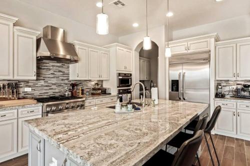 Phoenix Home with heated pool, desert views & hot tub in Sonoran Foothills