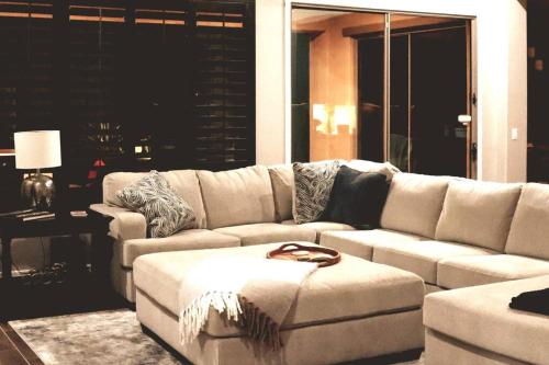 Phoenix Home with heated pool, desert views & hot tub in Sonoran Foothills