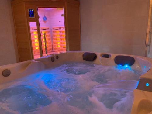 *Romance Jacuzzi* Appartement Spa pour les amoureux ou les solos - Location saisonnière - Deuil-la-Barre