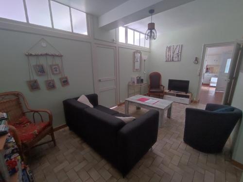 Közös társalgó / TV, Gîte Chez jeannot SERA F E R M E en Nov 2025 (Gite Chez jeannot SERA F E R M E en Nov 2025) in Azay Le Ferron